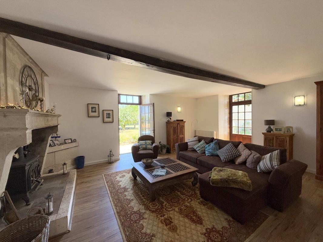 4 bedroom maison in Bellon, Charente, France