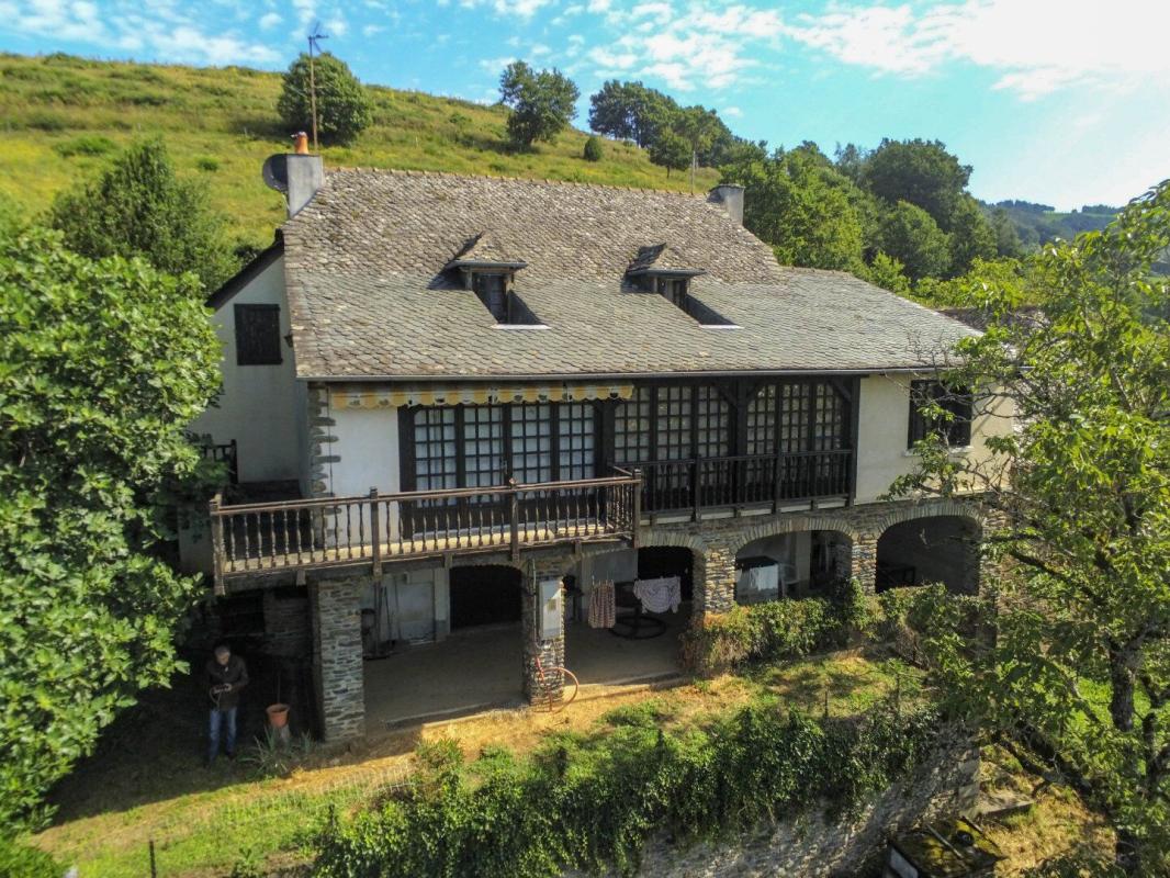 5 bedroom propriete in Vieillevie, Cantal, France