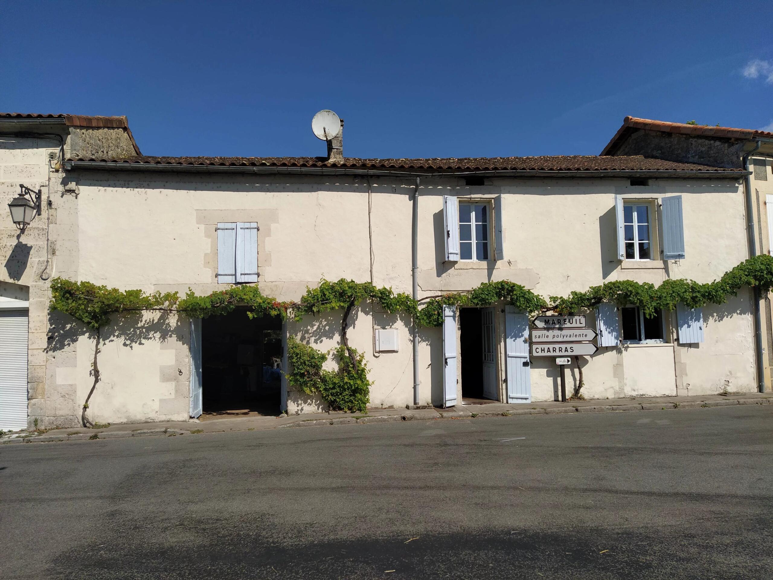 Village house with barn, Poitou-Charentes – France – BVI86372