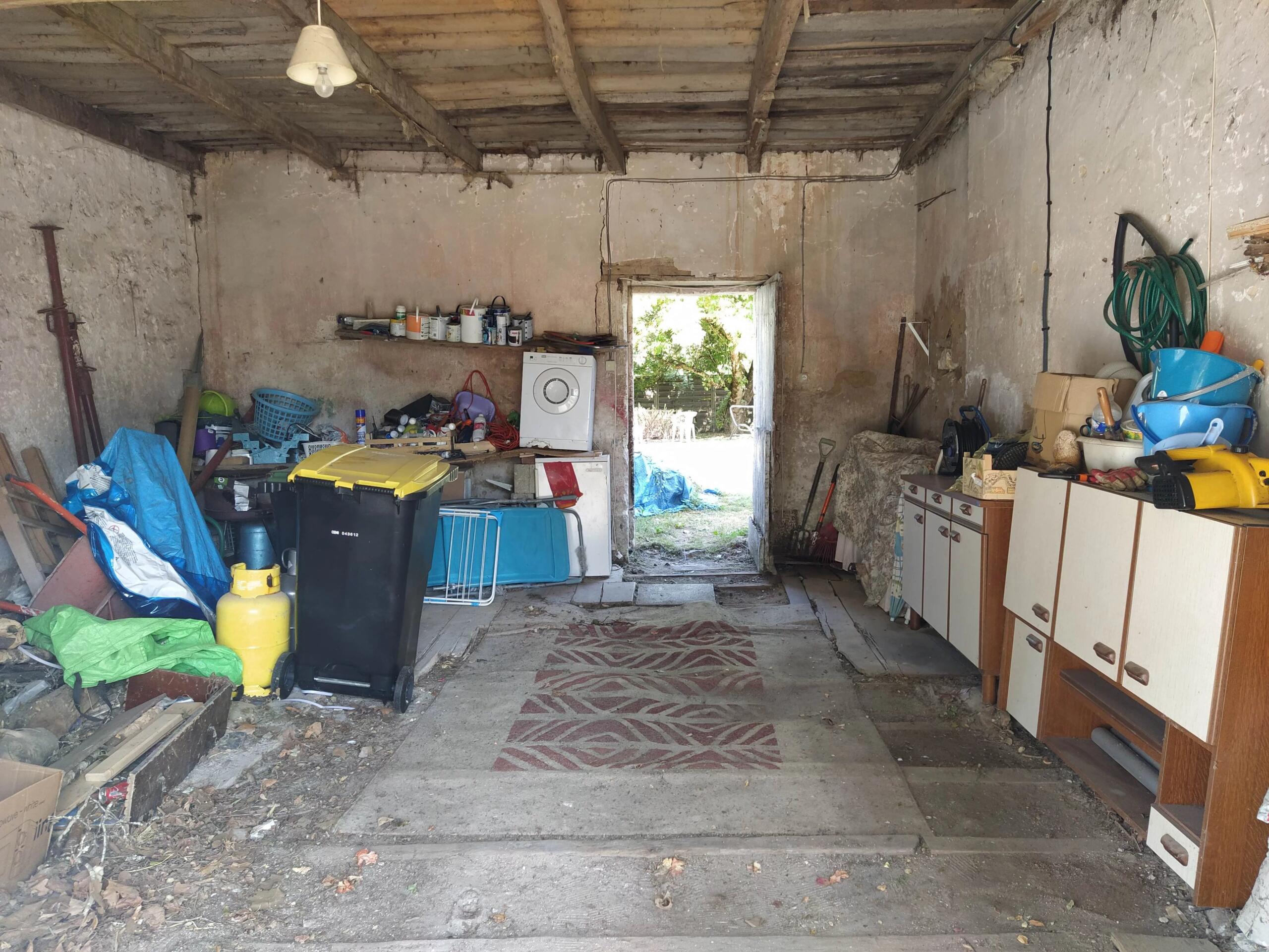 Village house with barn, Poitou-Charentes – France – BVI86372