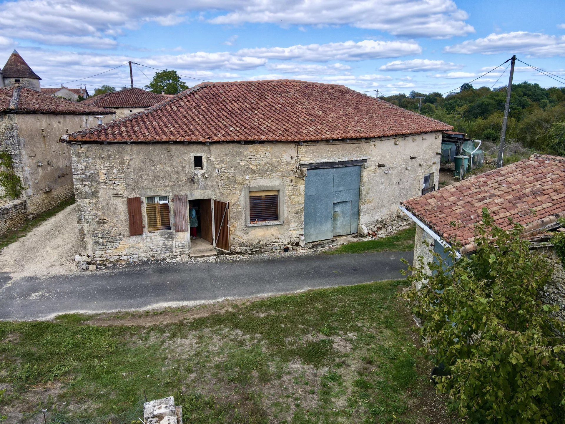 Renovation project with large barn, garage and garden near Saint-Claud, Poitou-Charentes – France – BVI87172