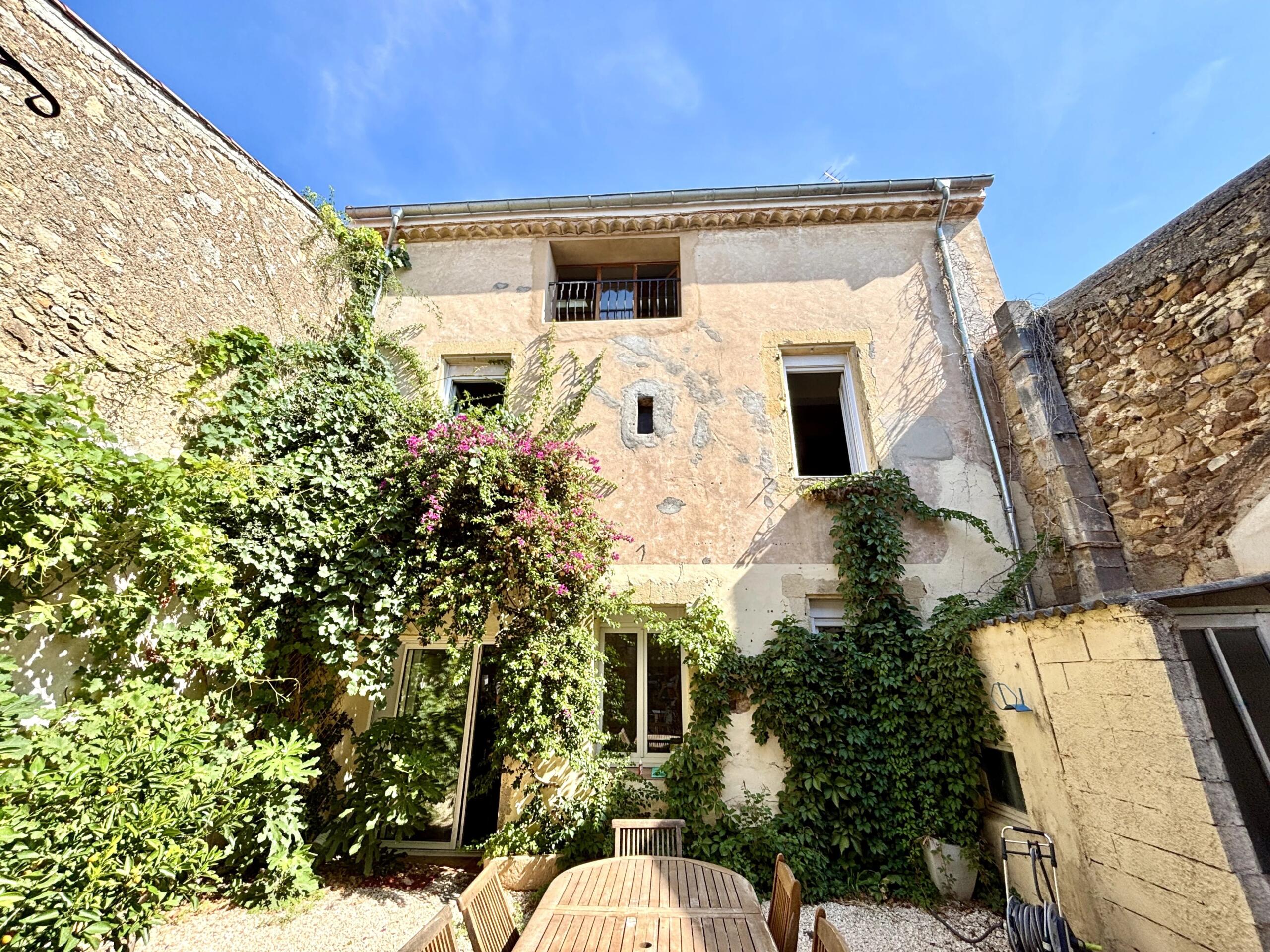 Stylish Manor House with Character, Space and Courtyard Gardens, Languedoc-Roussillon – France – BVI87136