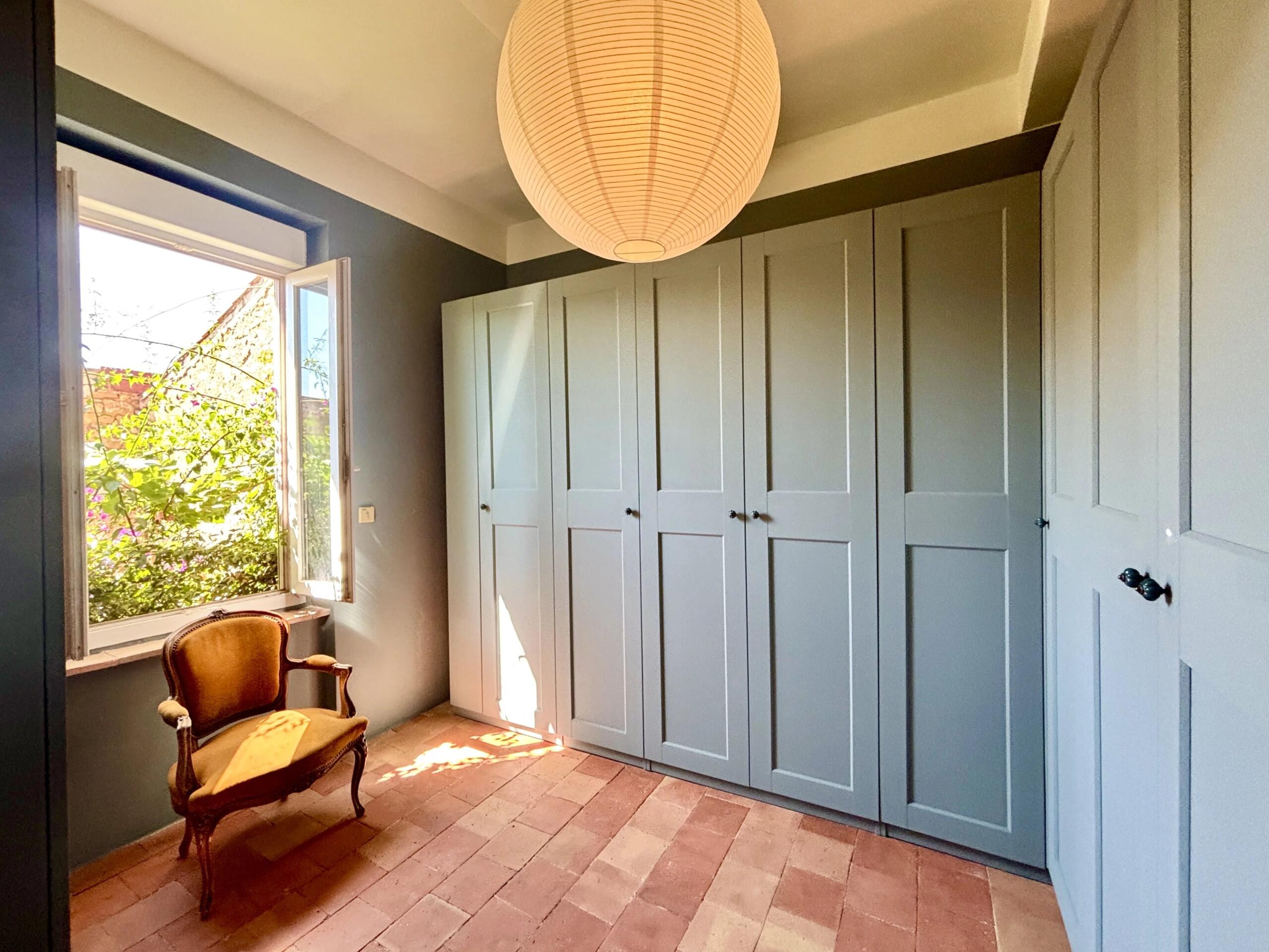 Stylish Manor House with Character, Space and Courtyard Gardens, Languedoc-Roussillon – France – BVI87136