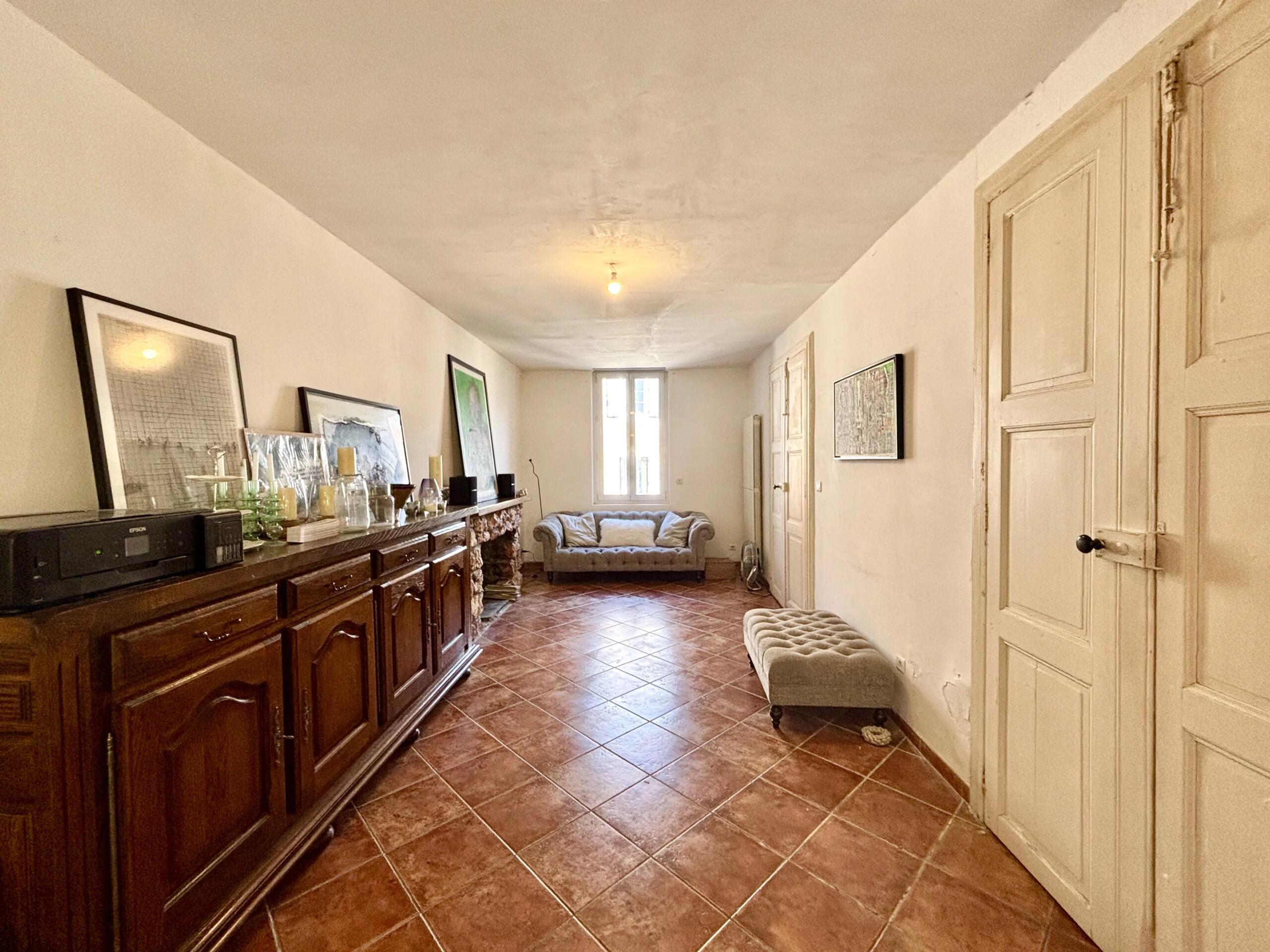 Stylish Manor House with Character, Space and Courtyard Gardens, Languedoc-Roussillon – France – BVI87136