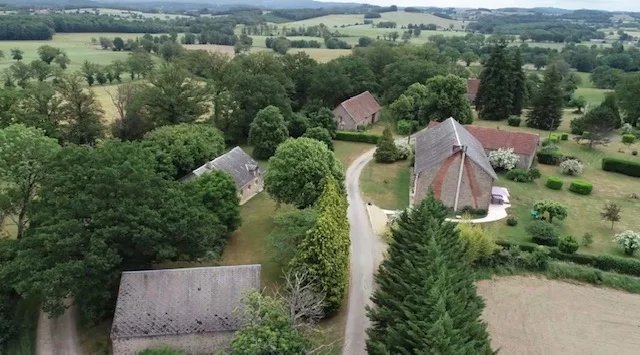 Three stunning properties in their own hamlet, Nouvelle-Aquitaine – France – BVI86059