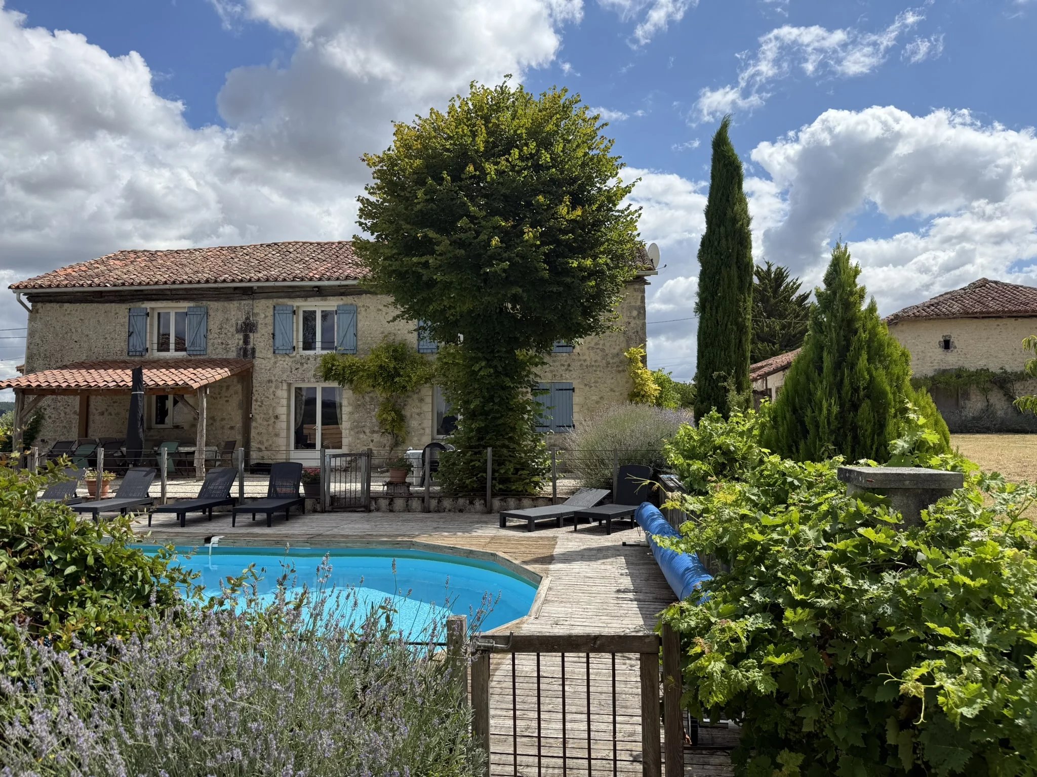 Superb 6 bed 4 bath Barn Conversion with Amazing Views, Poitou-Charentes – France – BVI86345