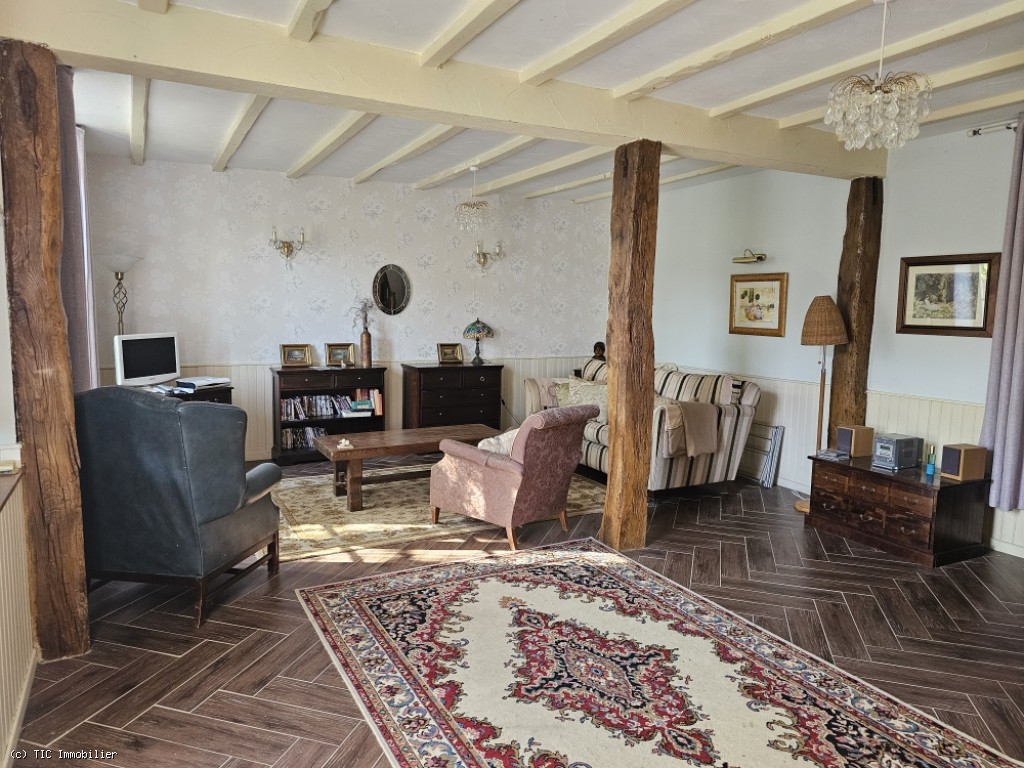 2 bedroom House in Champagne-Mouton, France – r7531