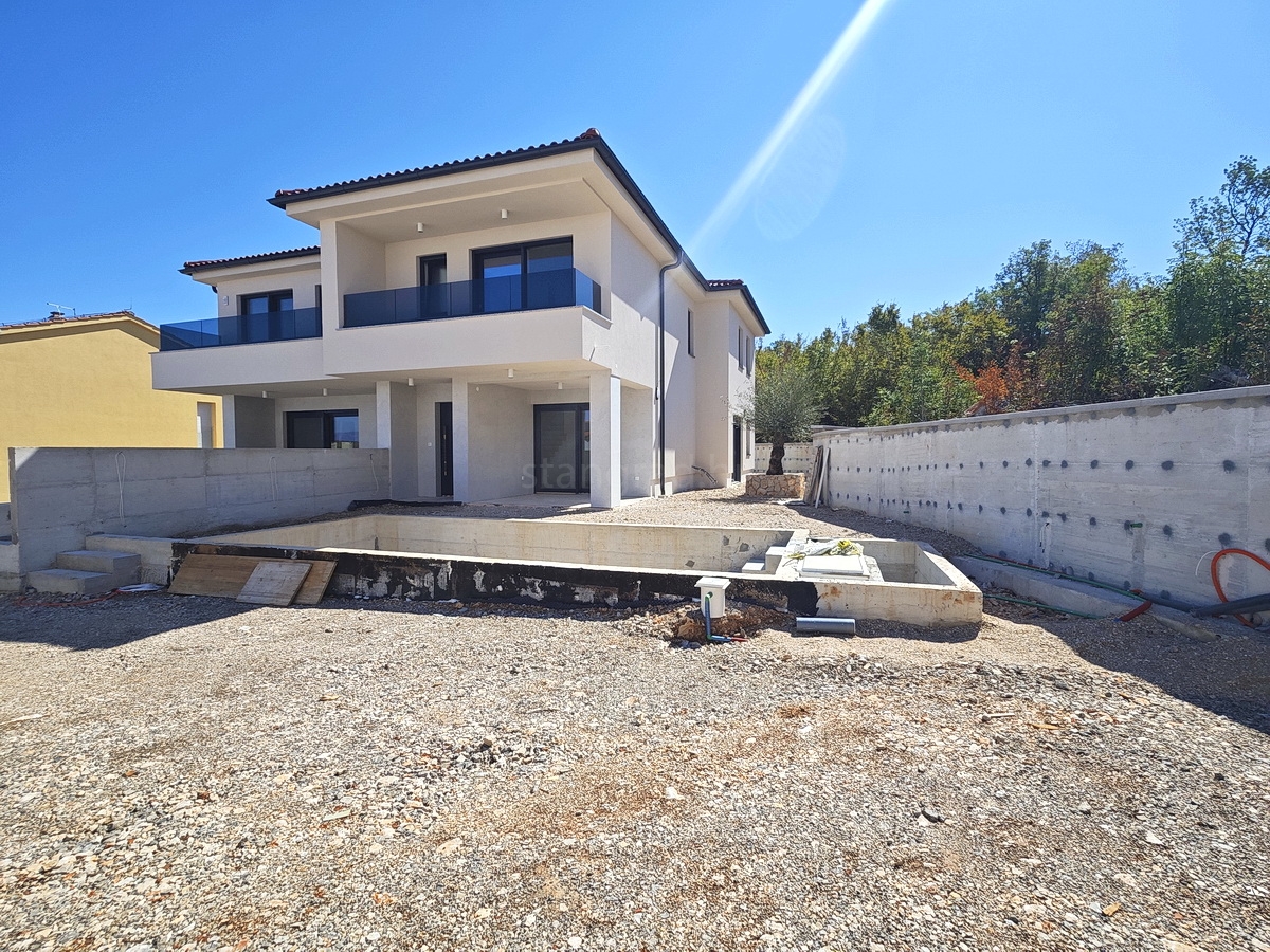 3 bedroom villa in Malinska-Dubašnica, Croatia – 103724