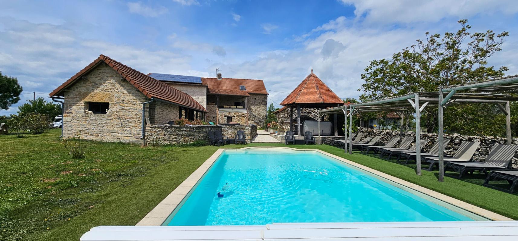 7 bedroom maison in Salvagnac Cajarc, Aveyron, France