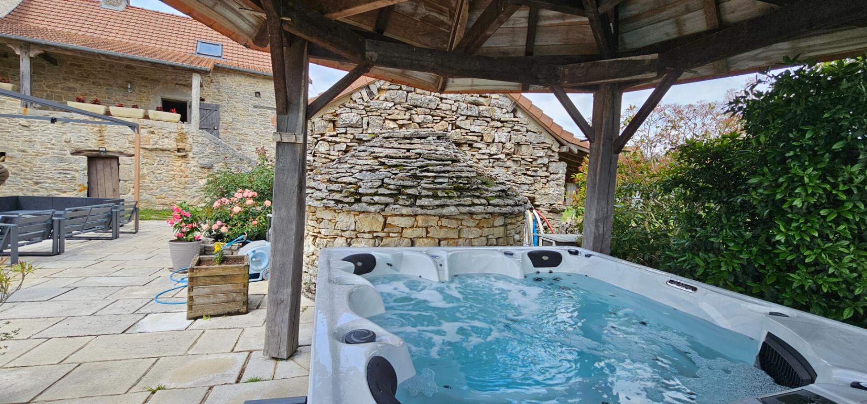 7 bedroom maison in Salvagnac Cajarc, Aveyron, France