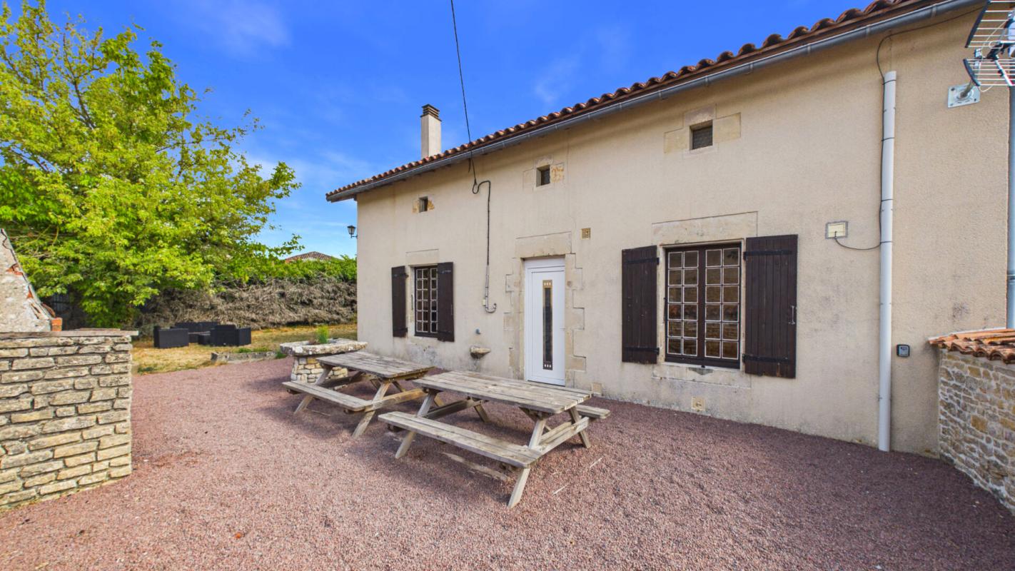 4 bedroom maison de village in Sainte Soline, Deux-Sèvres, France