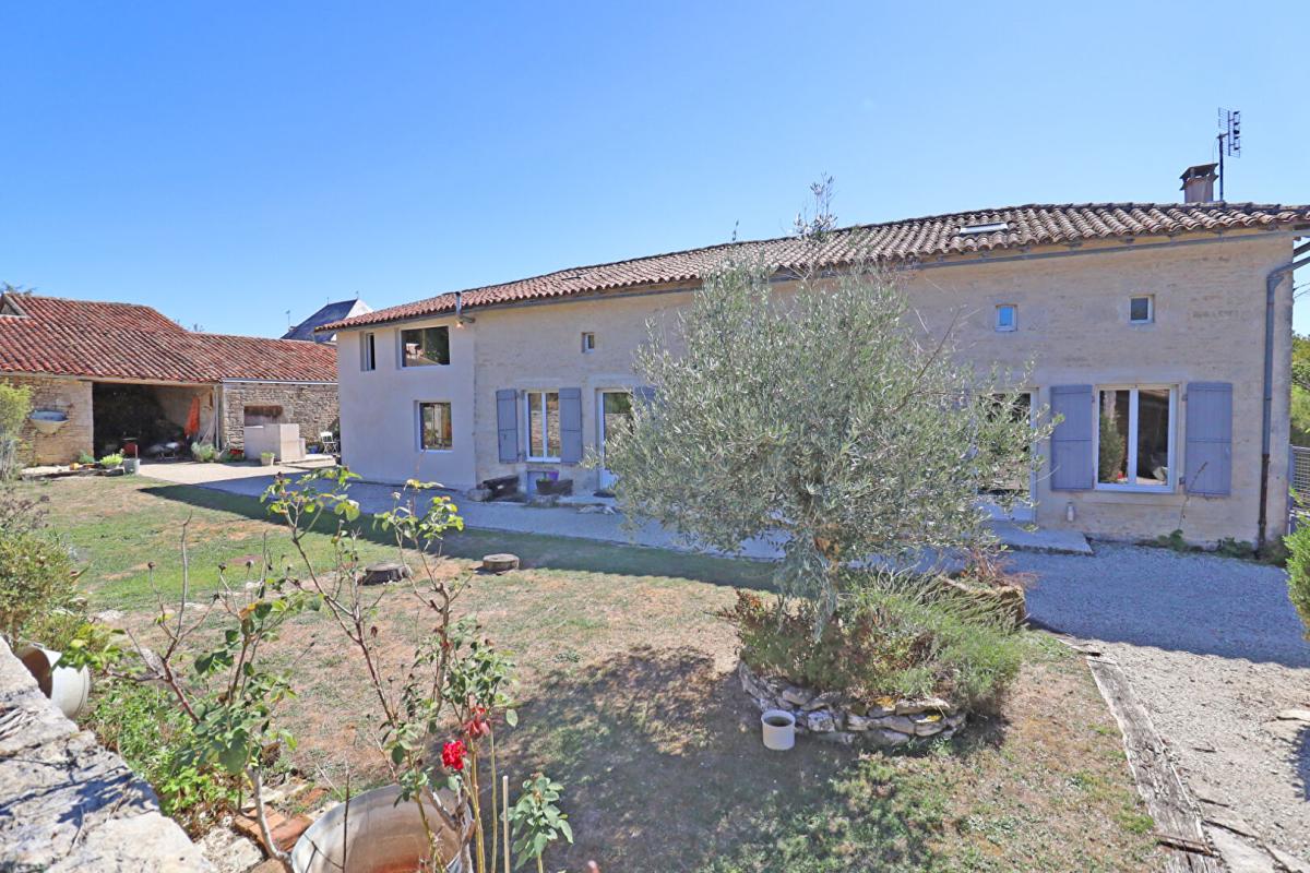 4 bedroom maison de village in Barro, Charente, France