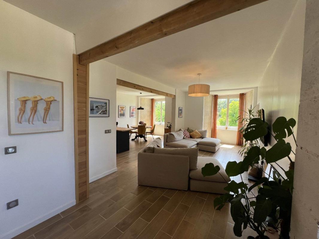 2 bedroom chateau in Le Vigeant, Vienne, France