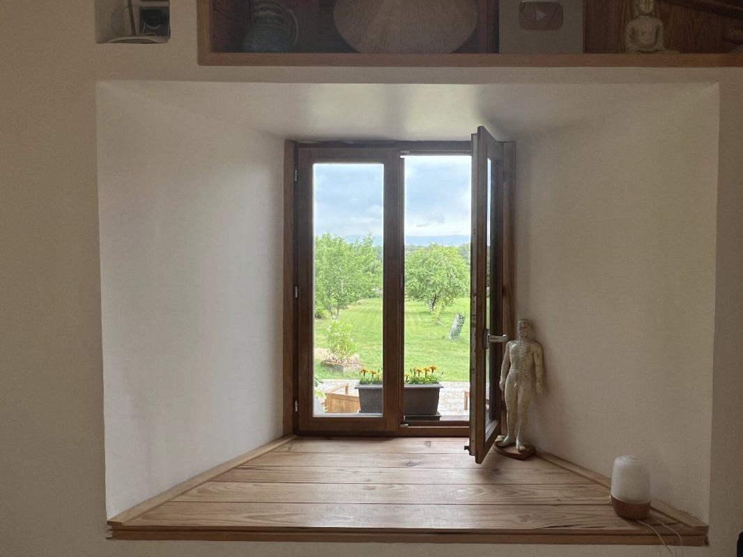 2 bedroom chateau in Le Vigeant, Vienne, France