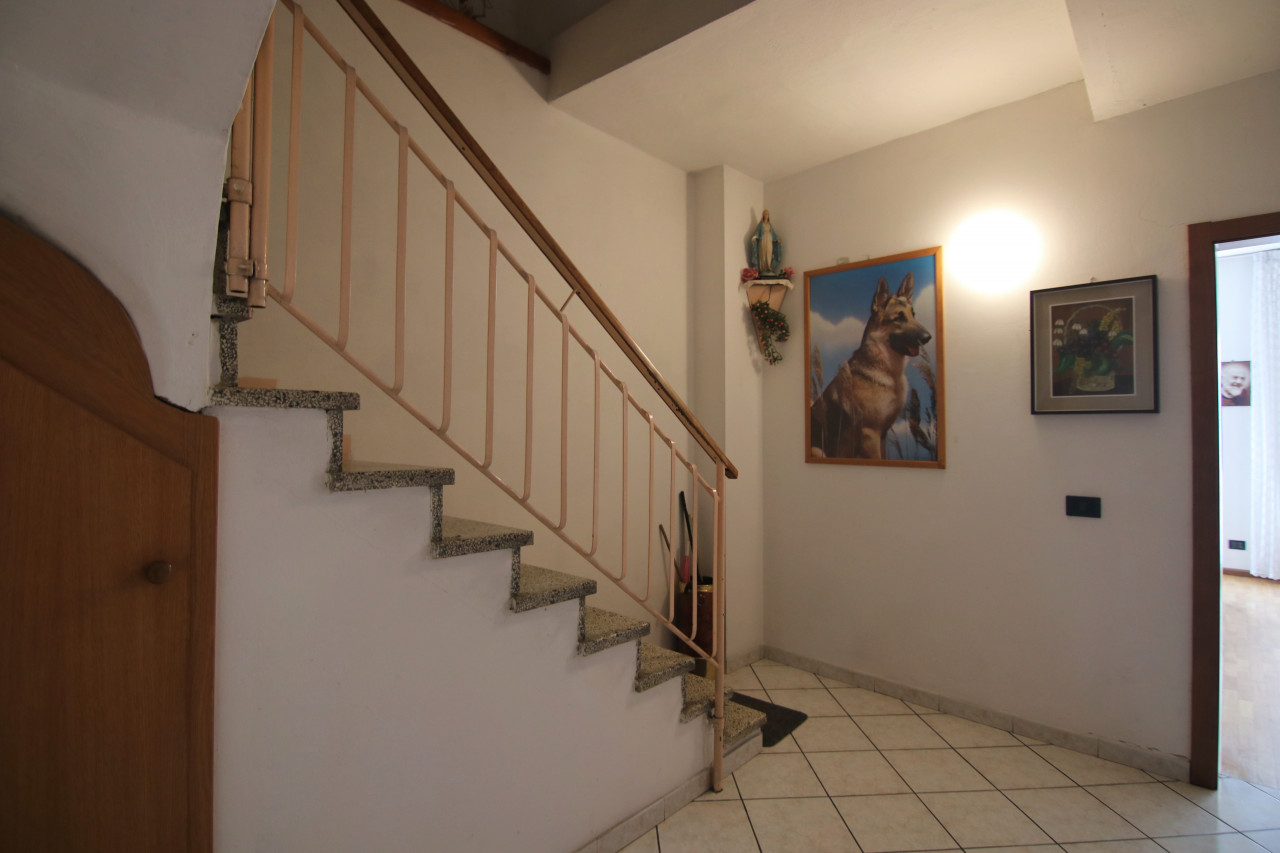 Mezzolombardo, the right place to stay together – V003263