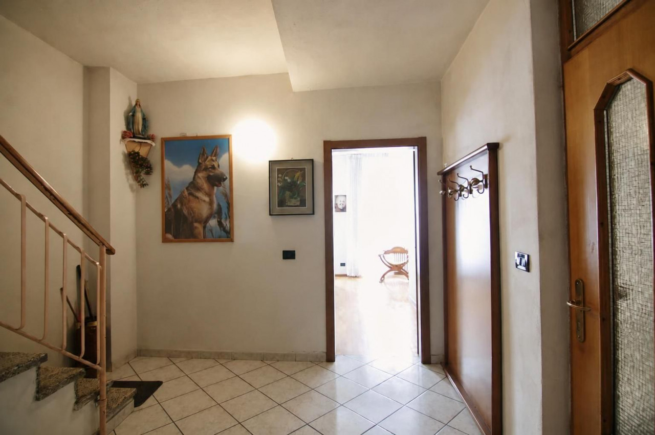 Mezzolombardo, the right place to stay together – V003263
