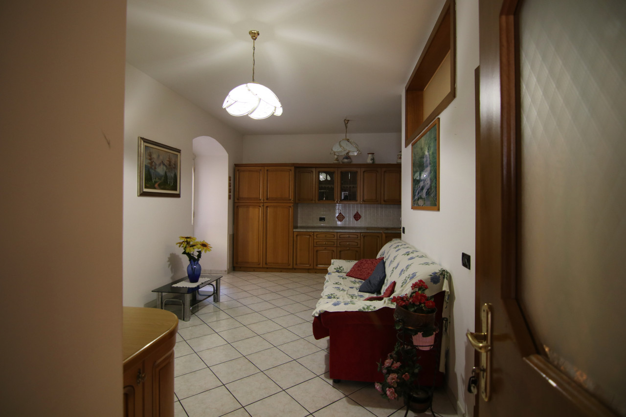 Mezzolombardo, the right place to stay together – V003263