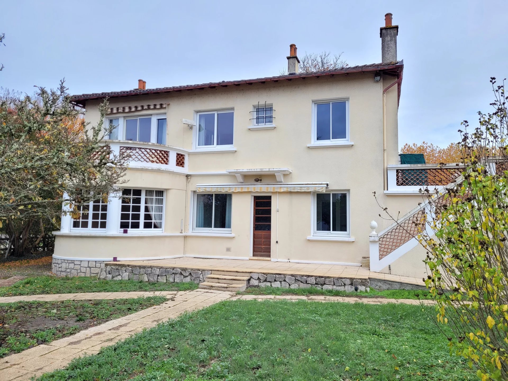 Spacious family house with independant garage, Nouvelle-Aquitaine – France – BVI67482