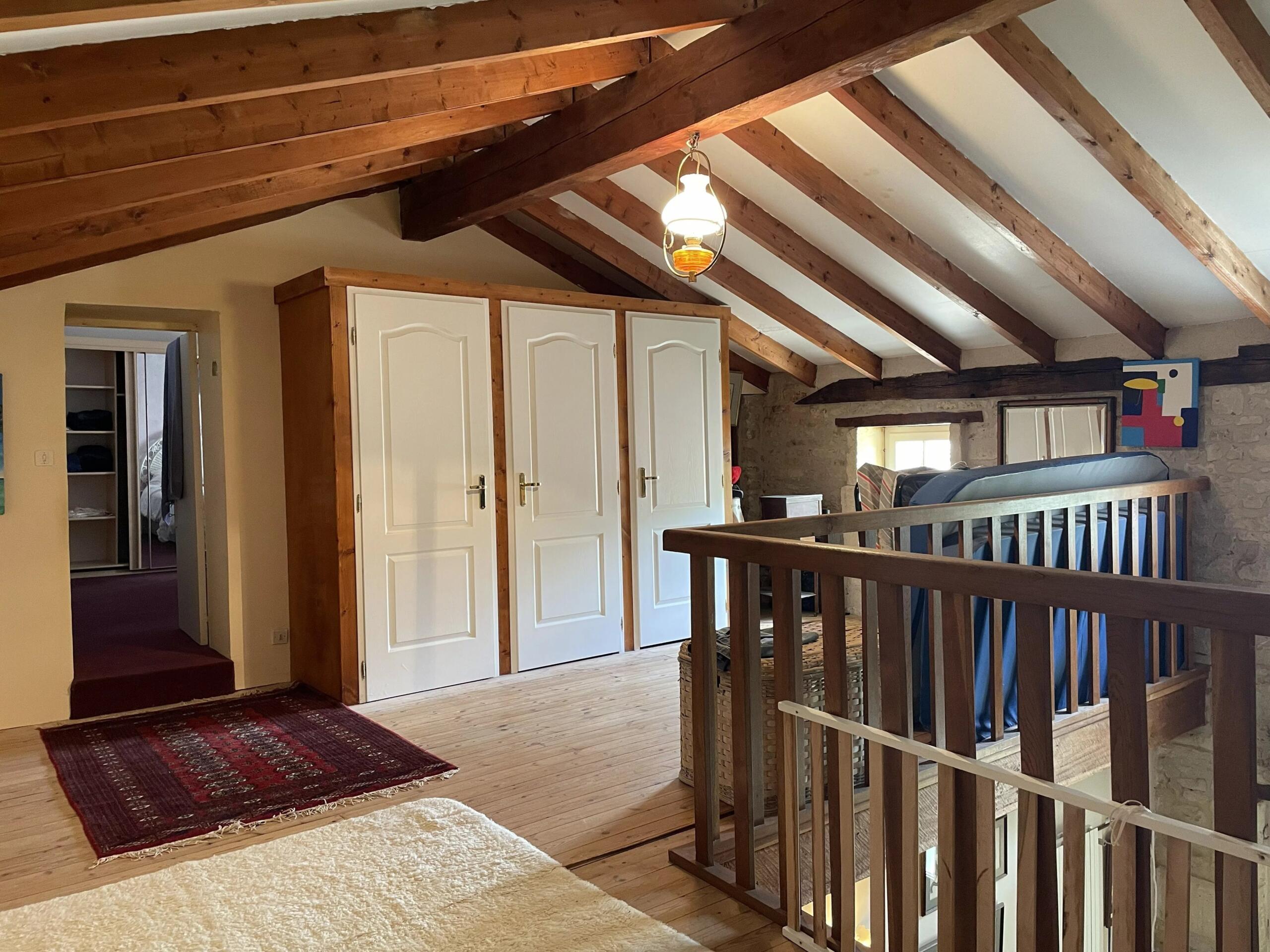 Characterful Charentaise with Swimming Pool, Pond and Mature Parkland, Nouvelle-Aquitaine – France – BVI85979