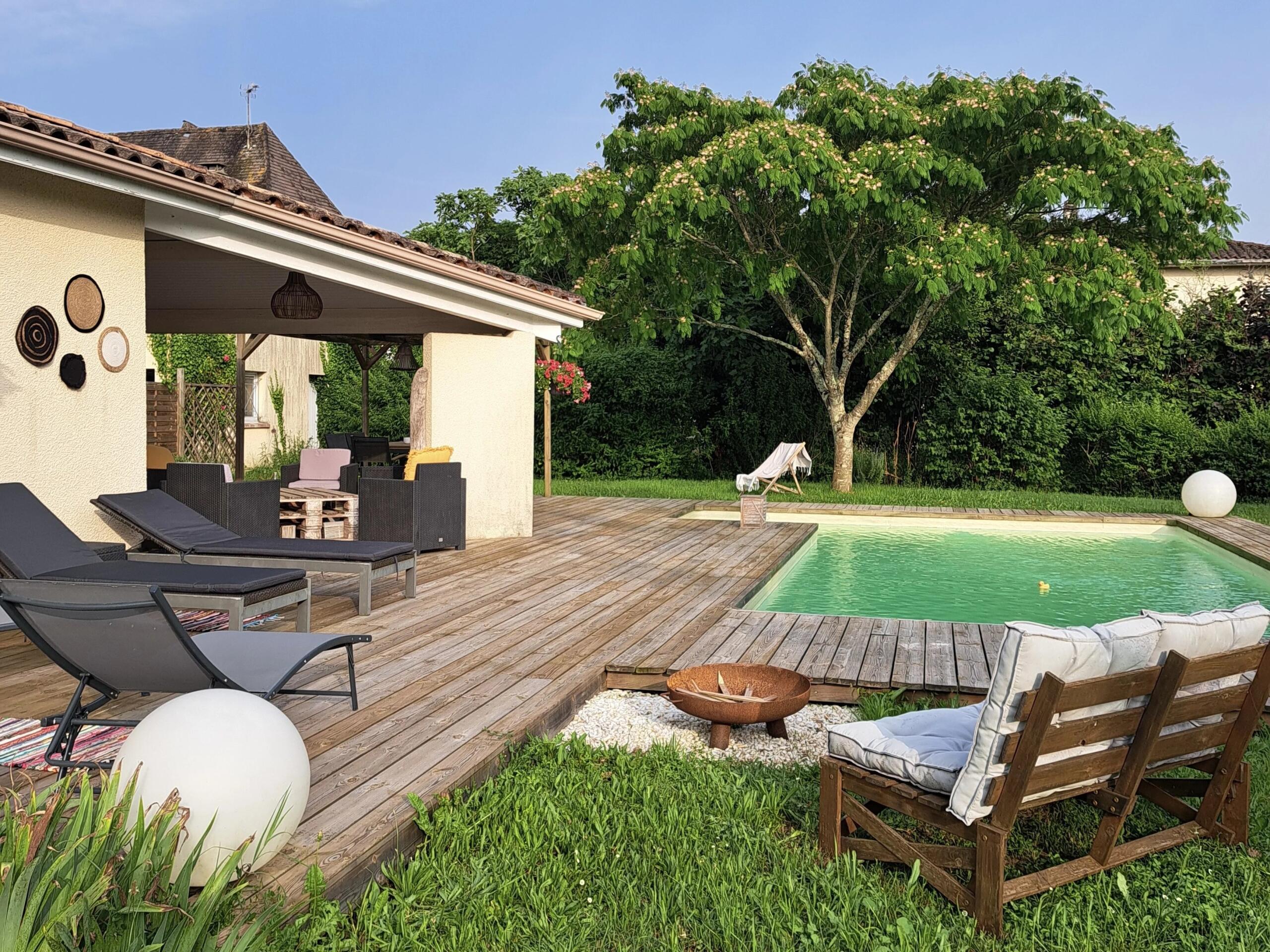 5 bedroom house with garage and pool in Bergerac, Nouvelle-Aquitaine – France – BVI86224