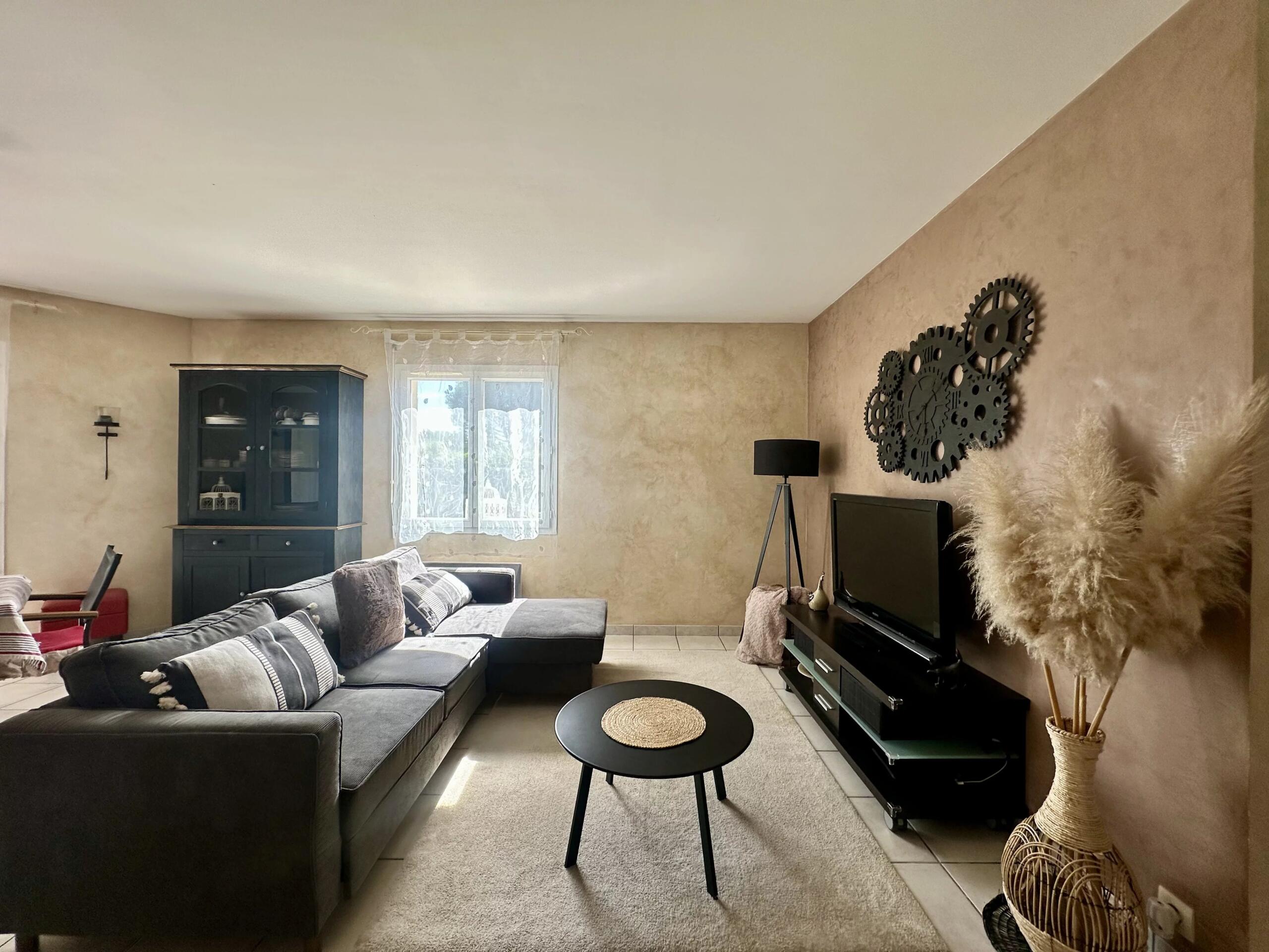 5 bedroom house with garage and pool in Bergerac, Nouvelle-Aquitaine – France – BVI86224