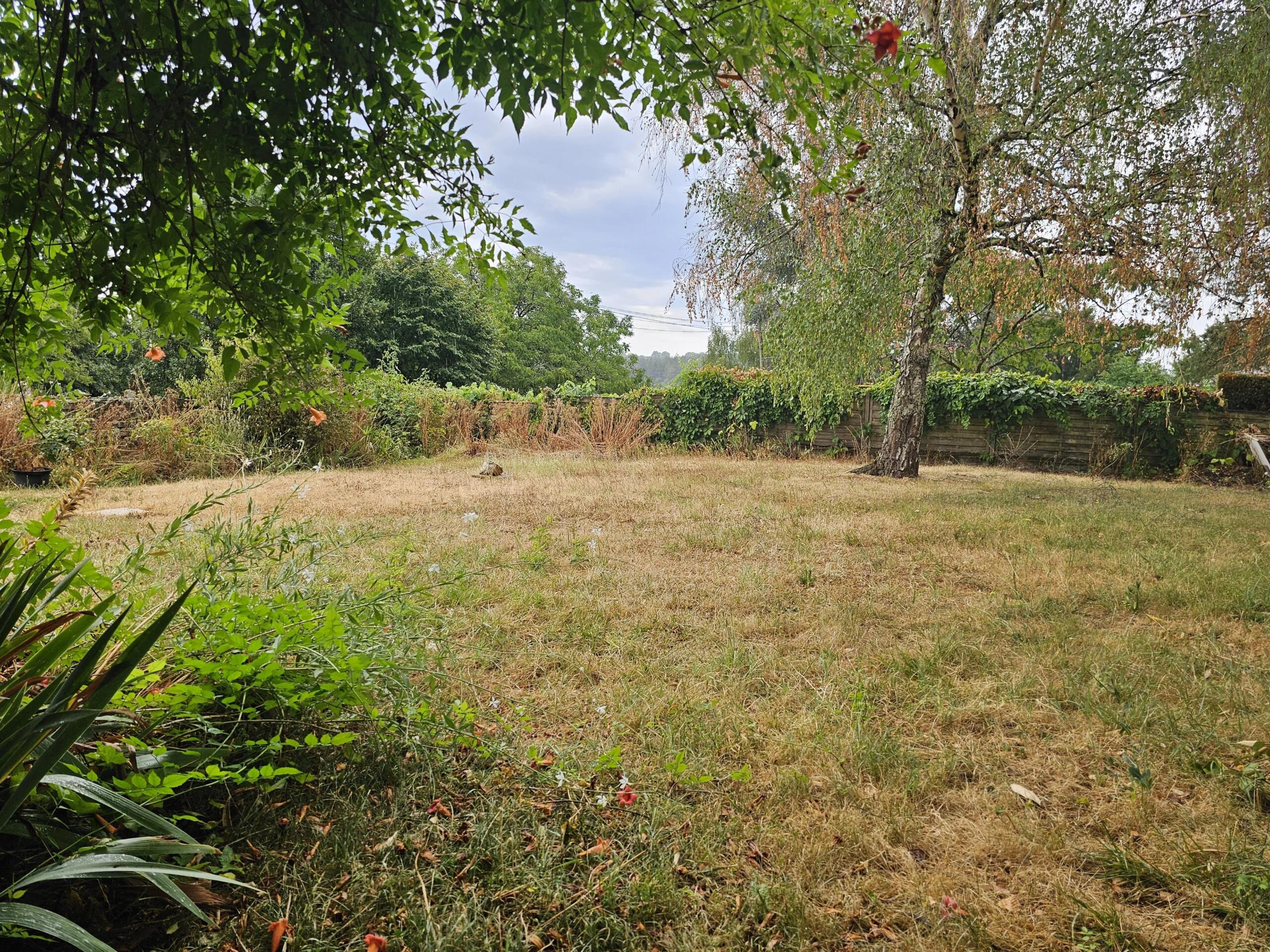 Detached Hamlet Home with Attached Barn and Excellent Potential, Nouvelle-Aquitaine – France – BVI86502