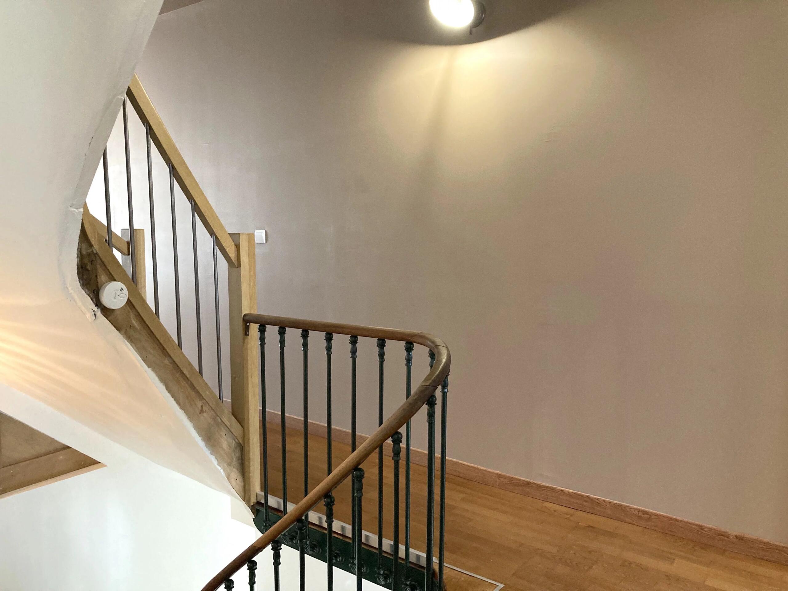 Superbly-presented stone town house with courtyard and garage, Nouvelle-Aquitaine – France – BVI86973