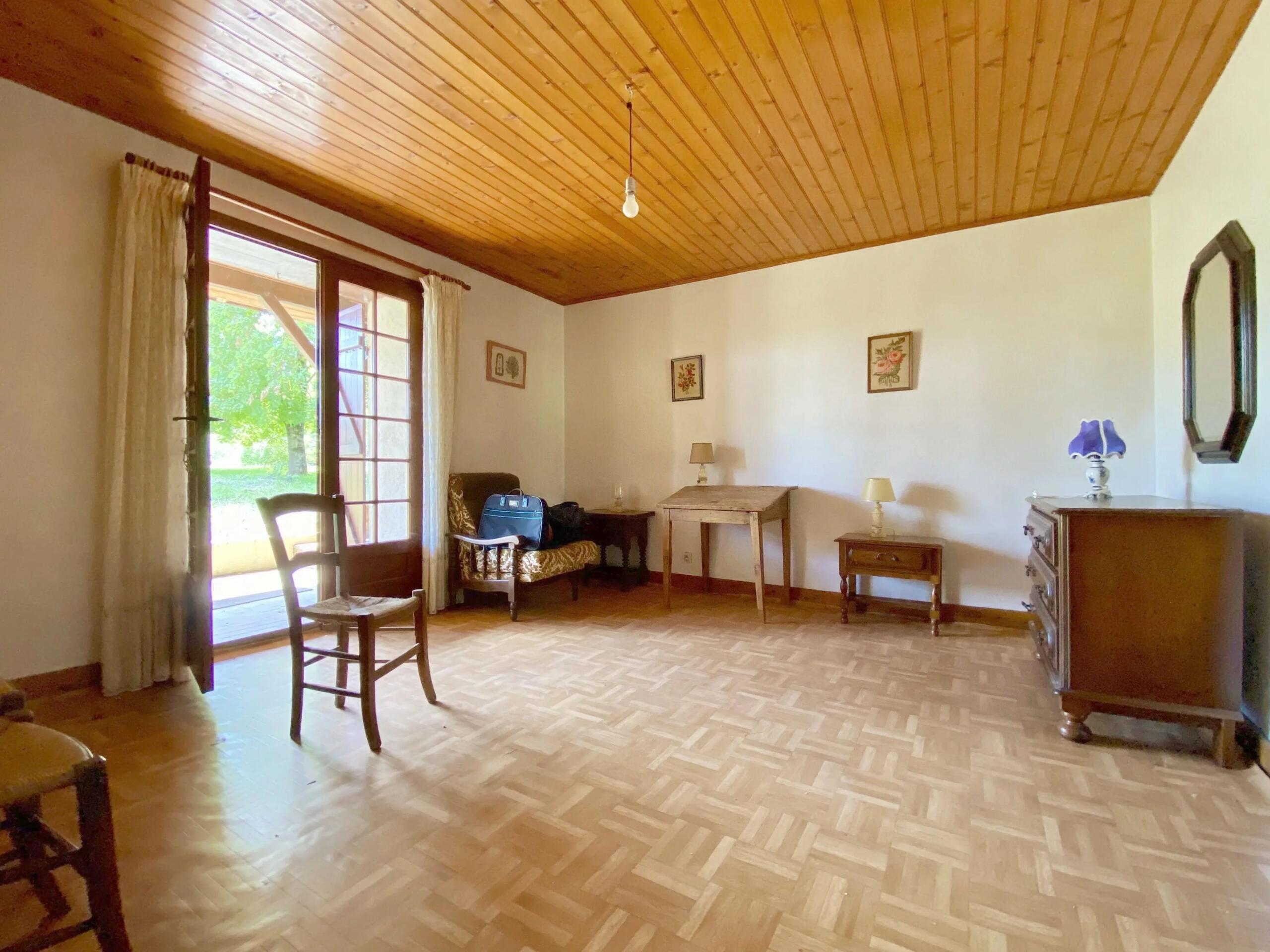 Charming renovation project just a short walk from Monflanquin, Nouvelle-Aquitaine – France – BVI87165