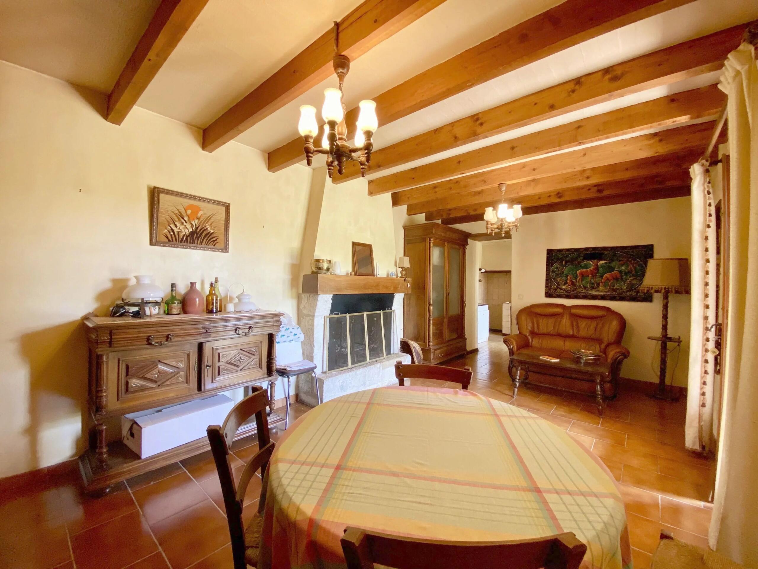 Charming renovation project just a short walk from Monflanquin, Nouvelle-Aquitaine – France – BVI87165