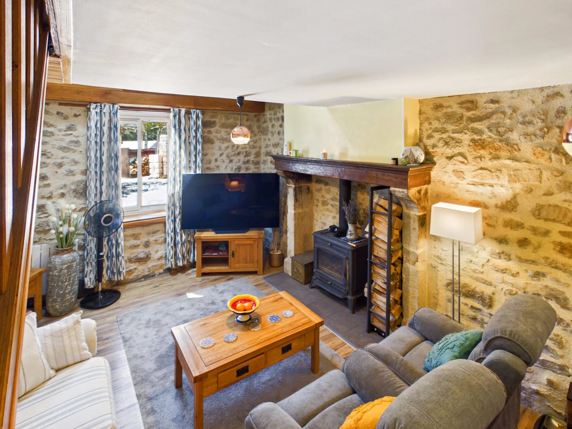 Charming Property with Two Houses, Barn, and Heated Pool, Nouvelle-Aquitaine – France – BVI76695