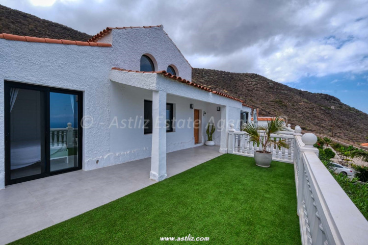 5 bedroom villa in Los Gigantes, La Caldera, Spain – AAEP1786