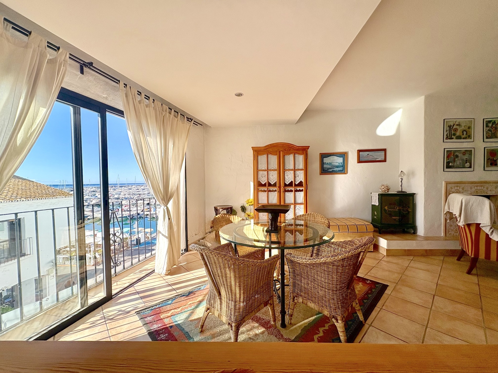 2 bedroom Apartment in Marbella, Malaga, Spain – 428-05690E