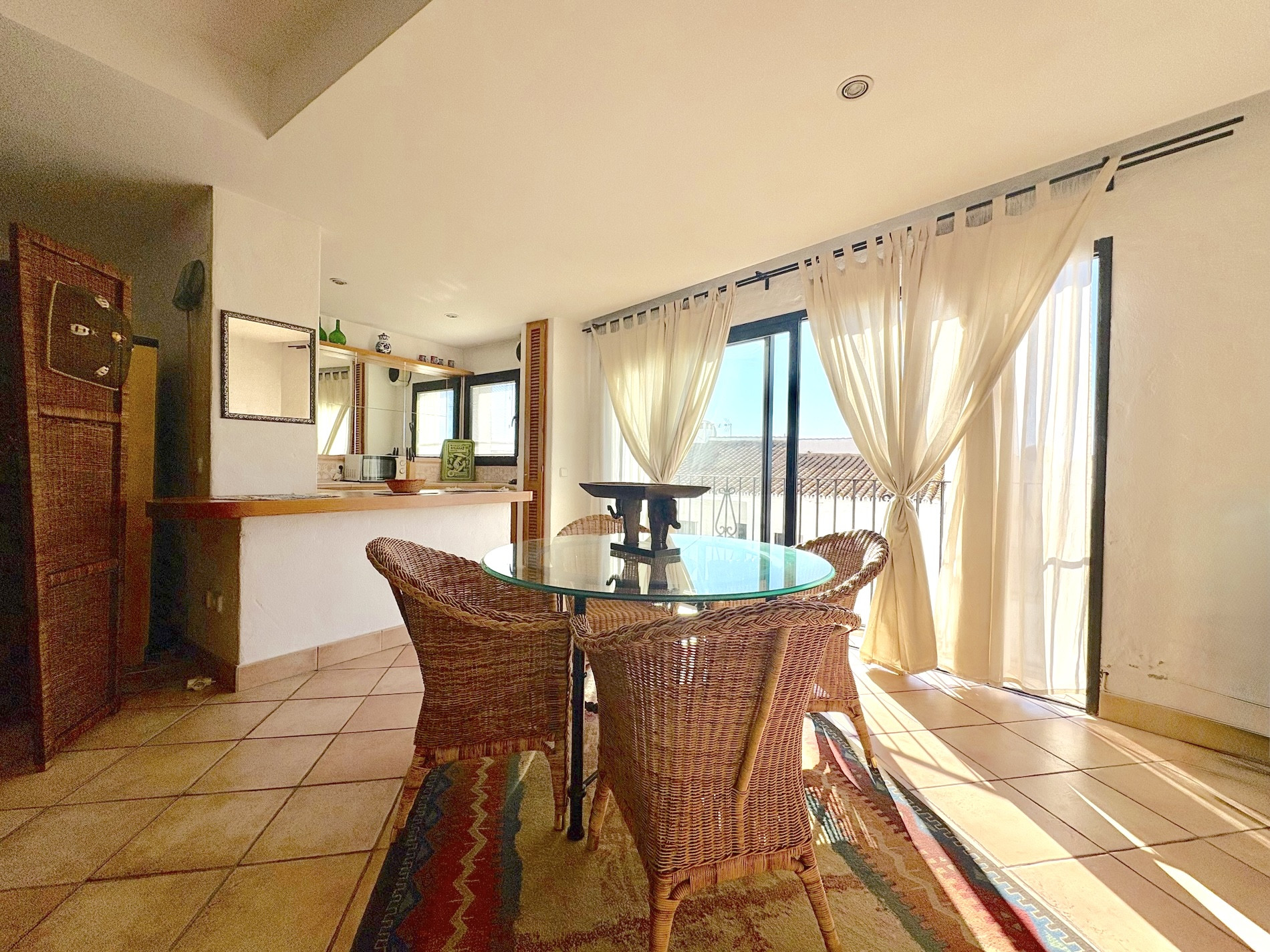 2 bedroom Apartment in Marbella, Malaga, Spain – 428-05690E