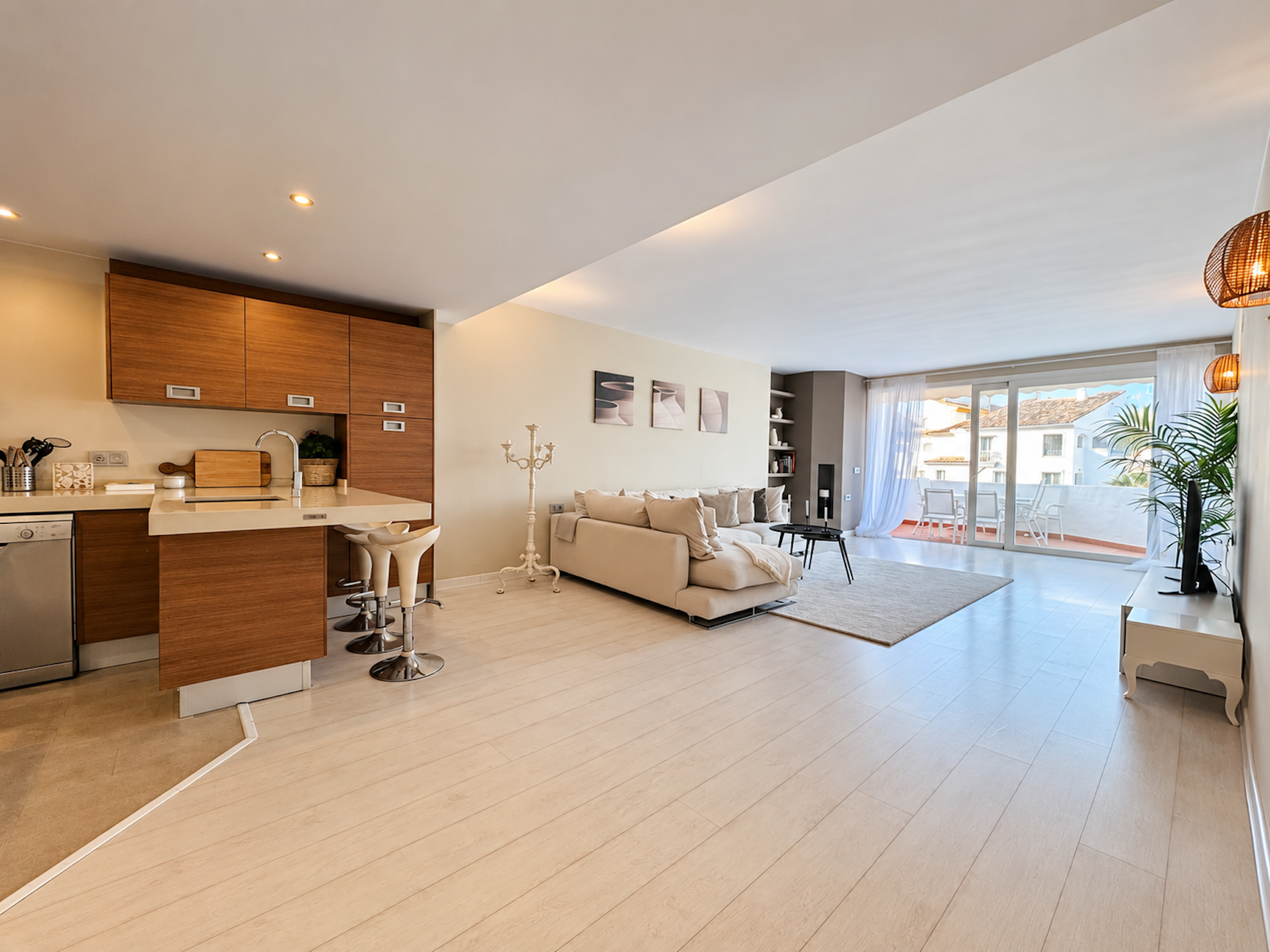 3 bedroom Apartment in Marbella, Malaga, Spain – 428-05693P