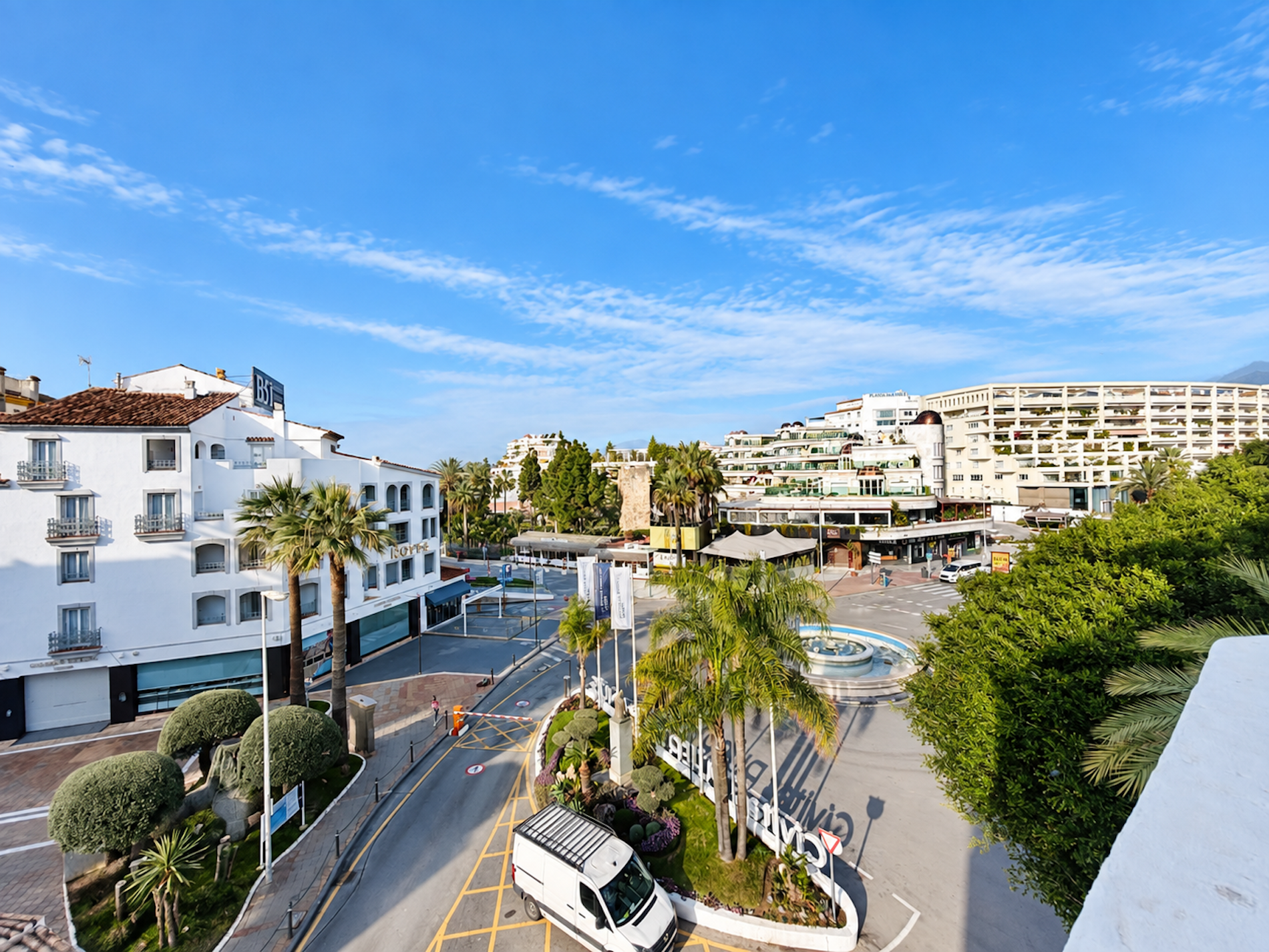 3 bedroom Apartment in Marbella, Malaga, Spain – 428-05693P