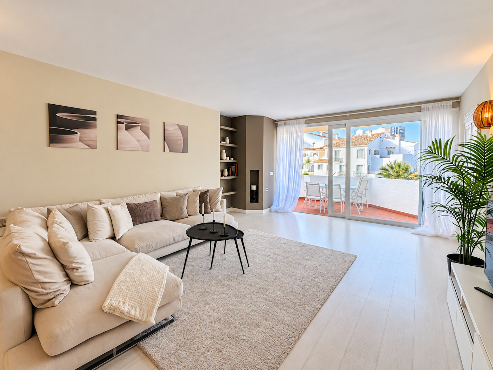 3 bedroom Apartment in Marbella, Malaga, Spain – 428-05693P
