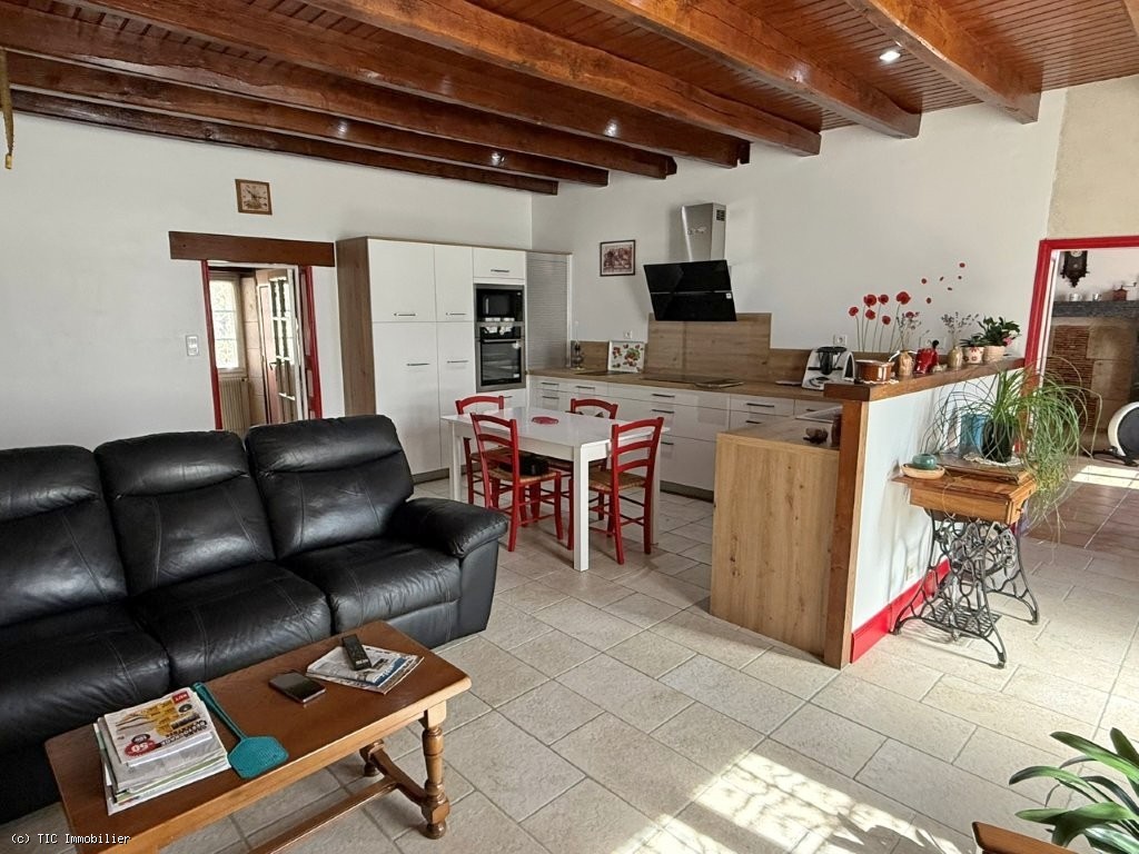 4 bedroom House in Villefagnan, France – r7599