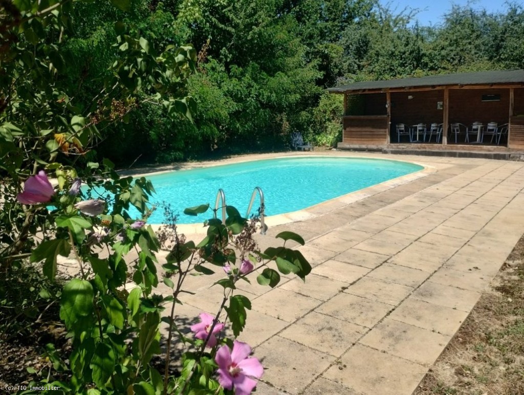 9 bedroom House in Sauze-Vaussais, Sauzé-Vaussais, France – r7595