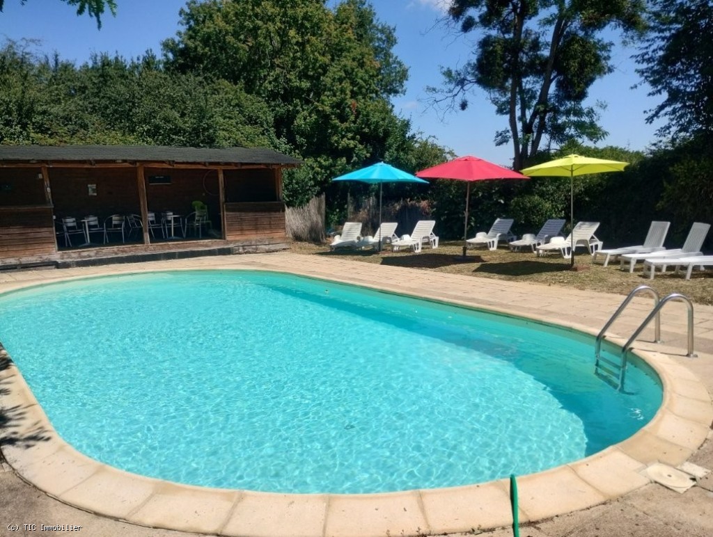 9 bedroom House in Sauze-Vaussais, Sauzé-Vaussais, France – r7595