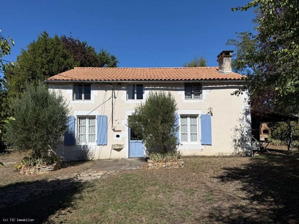 9 bedroom House in Sauze-Vaussais, Sauzé-Vaussais, France – r7595