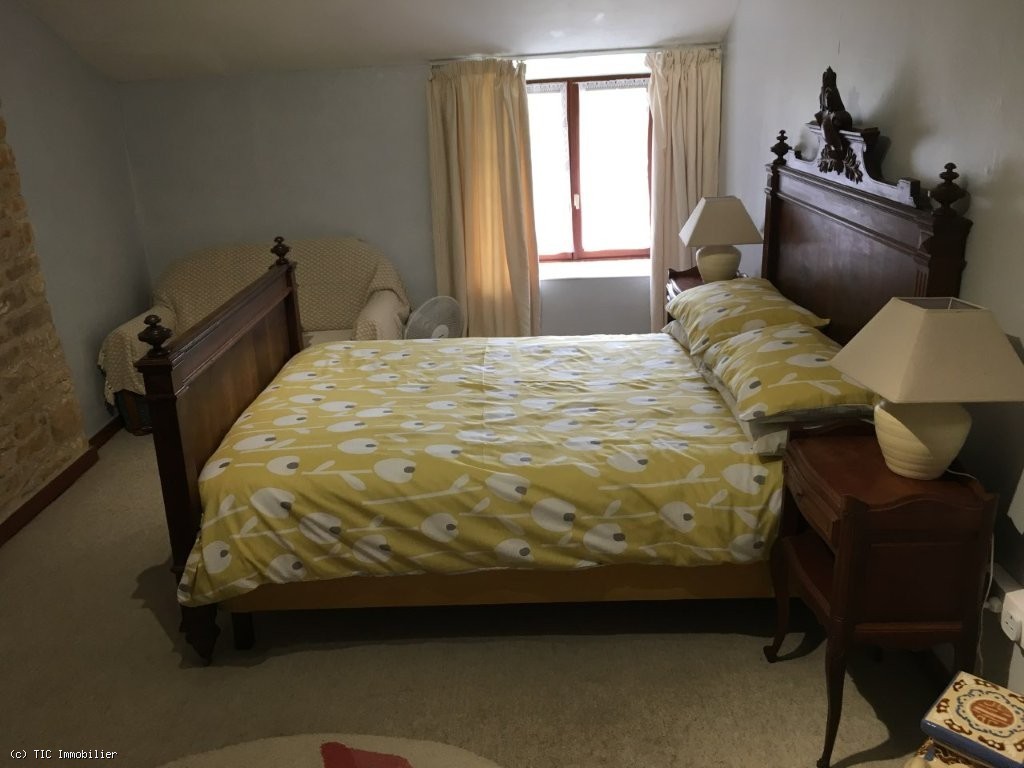 9 bedroom House in Sauze-Vaussais, Sauzé-Vaussais, France – r7595