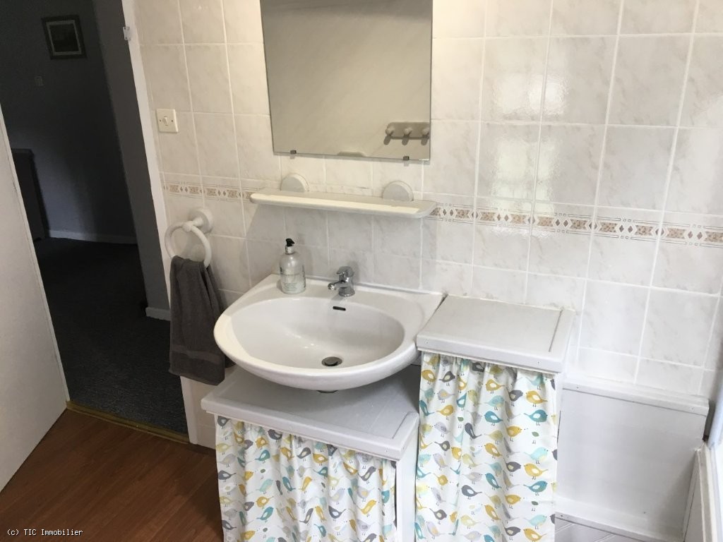 9 bedroom House in Sauze-Vaussais, Sauzé-Vaussais, France – r7595