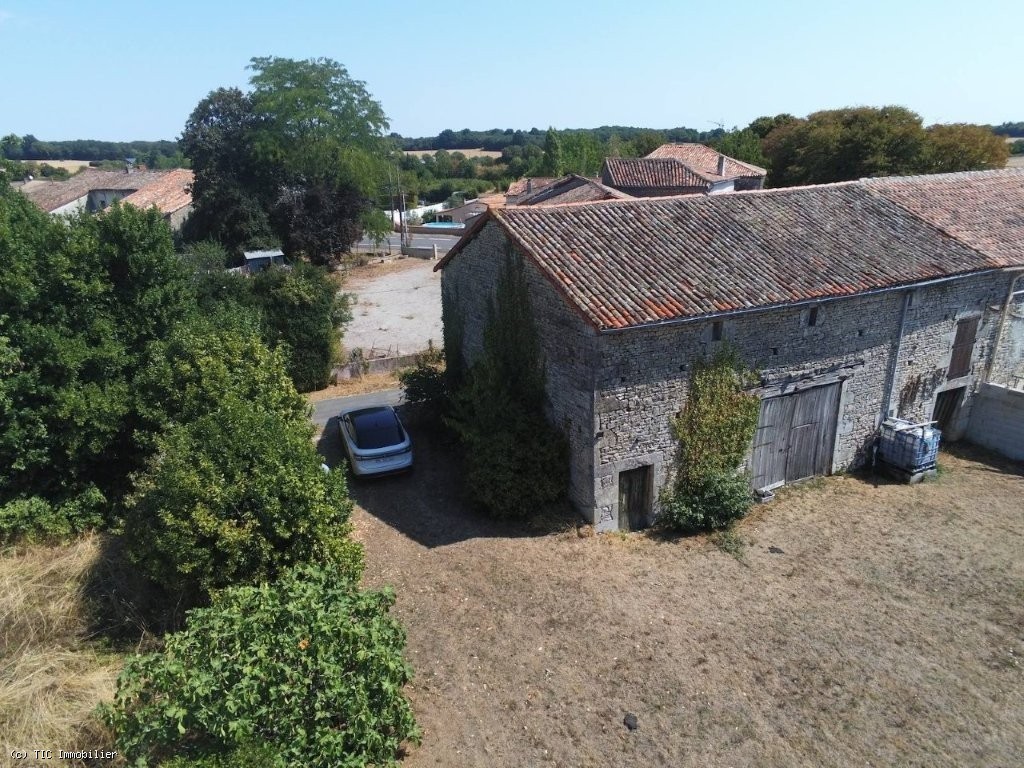 House in Ruffec, France – r7570