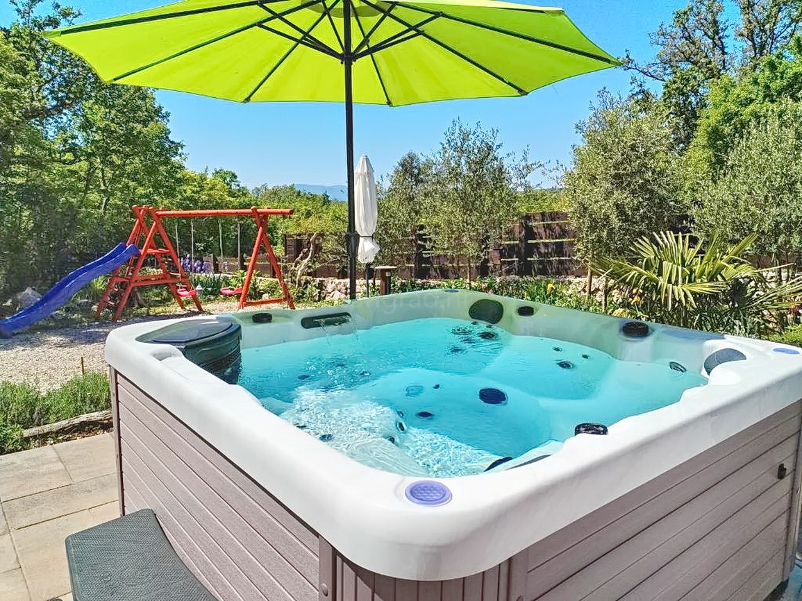 2 bedroom villa in Dobrinj, Croatia – 103566