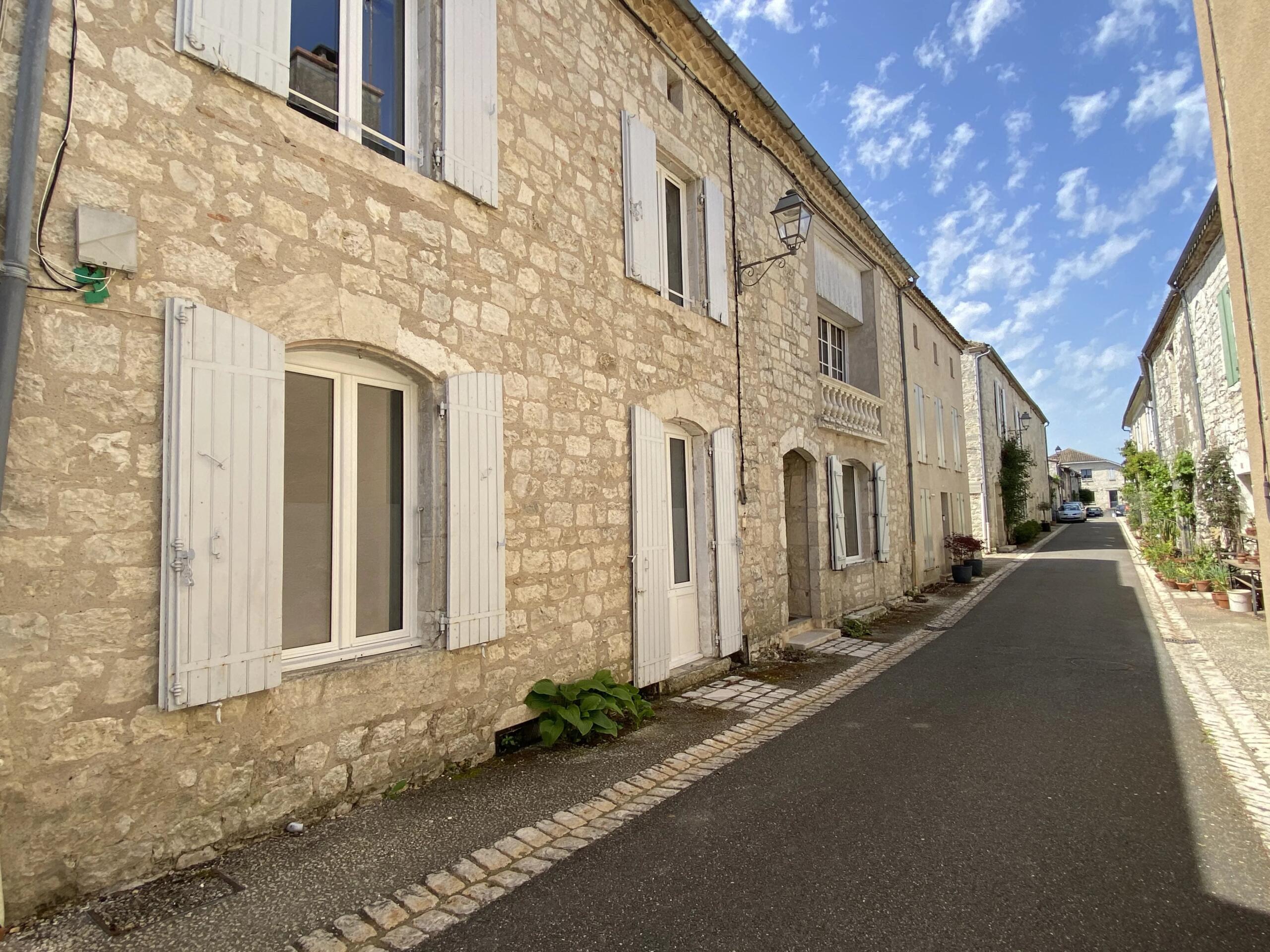 Exceptional Bastide Town Property with Pool and Panoramic Views – Tournon d’Agenais, Nouvelle-Aquitaine – France – BVI81612