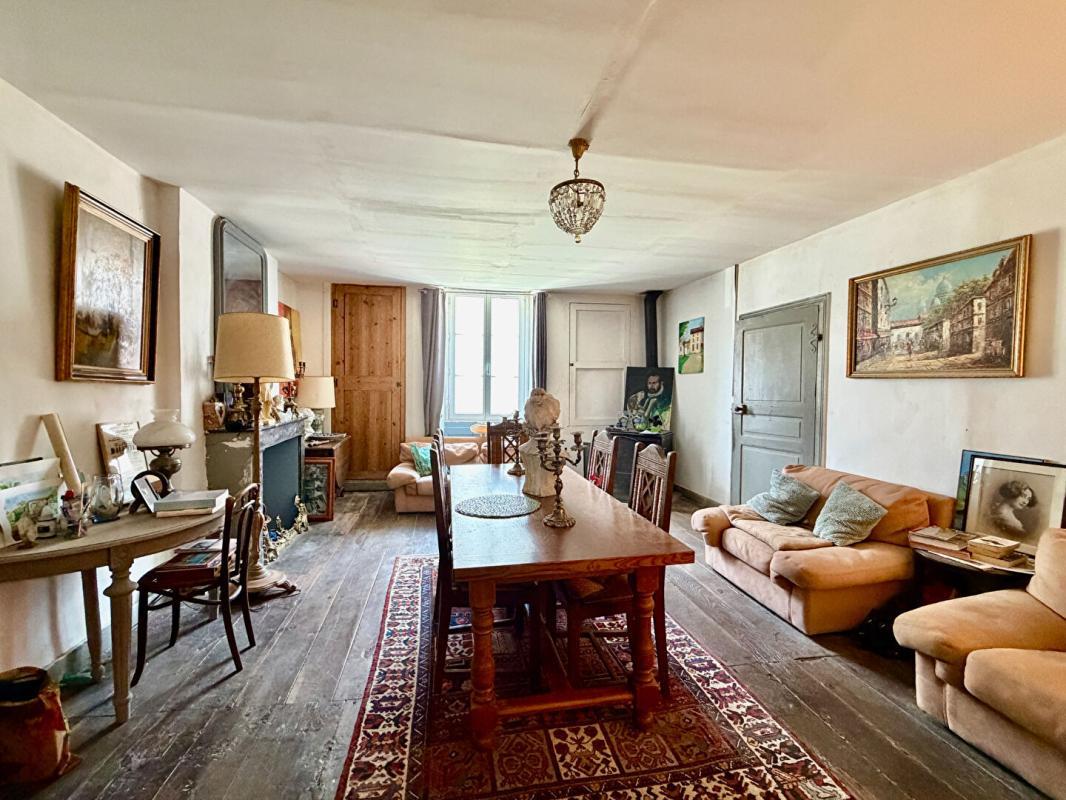 3 bedroom maison de ville in Ruffec, Charente, France