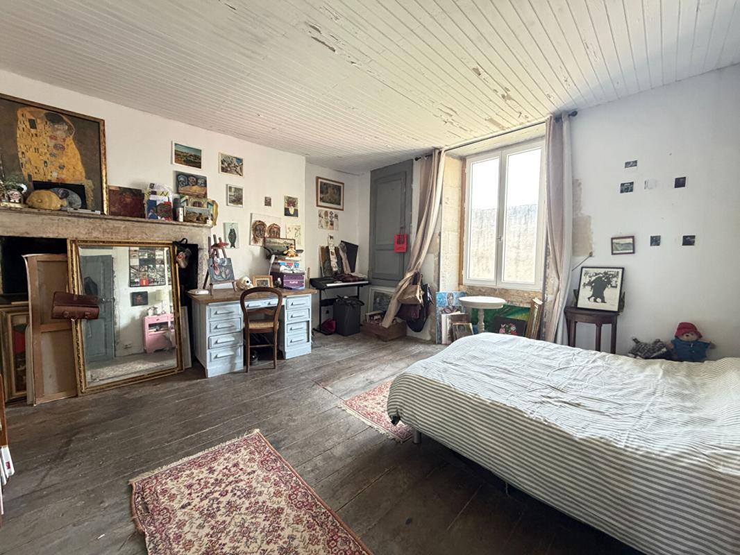 3 bedroom maison de ville in Ruffec, Charente, France