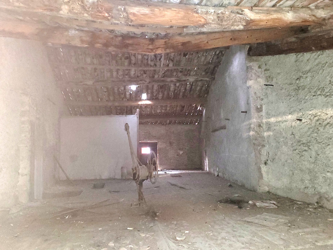 Barn in Puissalicon, Herault, France – pui45000ee