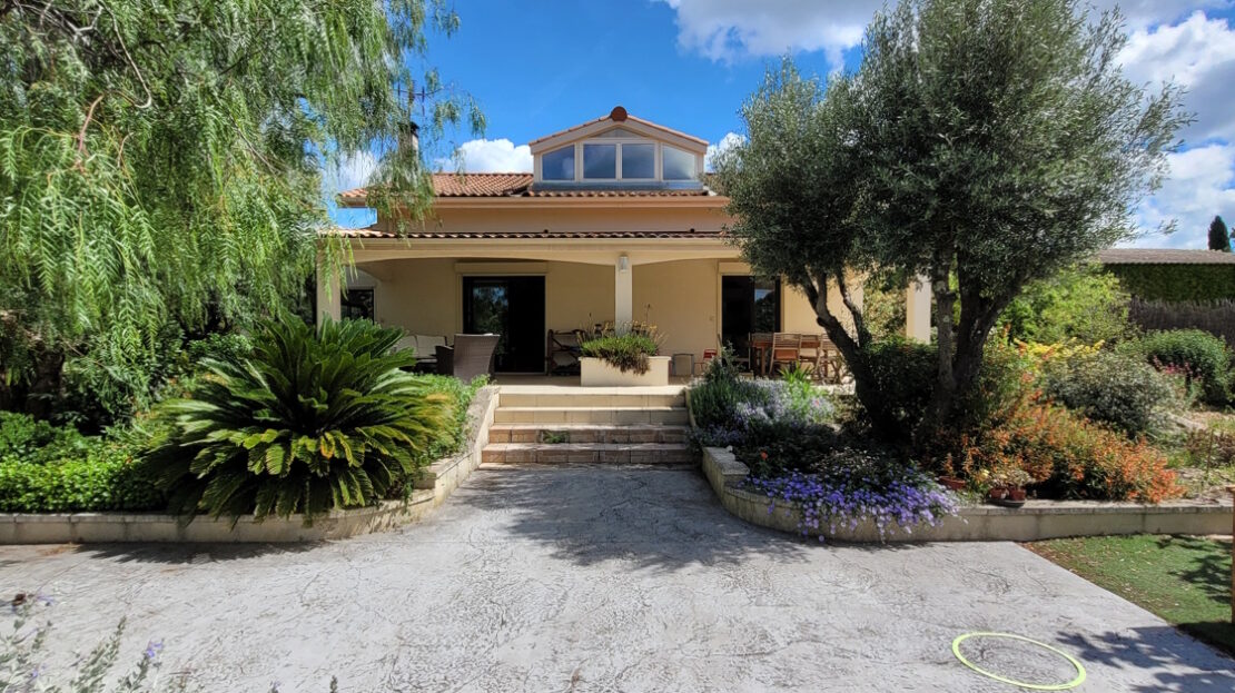 4 bedroom Detached House in Laurens, Herault, France – l556400ebe