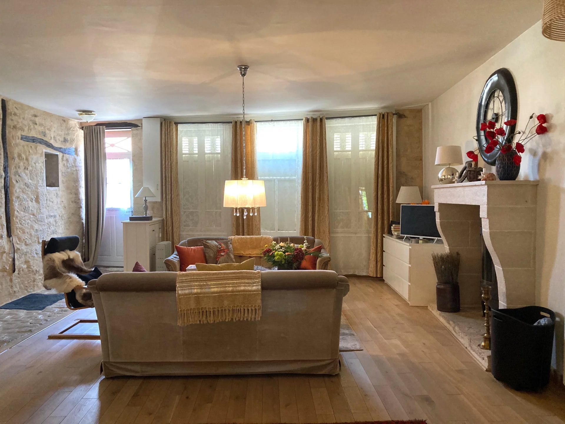 Gorgeous 3-bed riverside property with garden, Nouvelle-Aquitaine – France – BVI80520